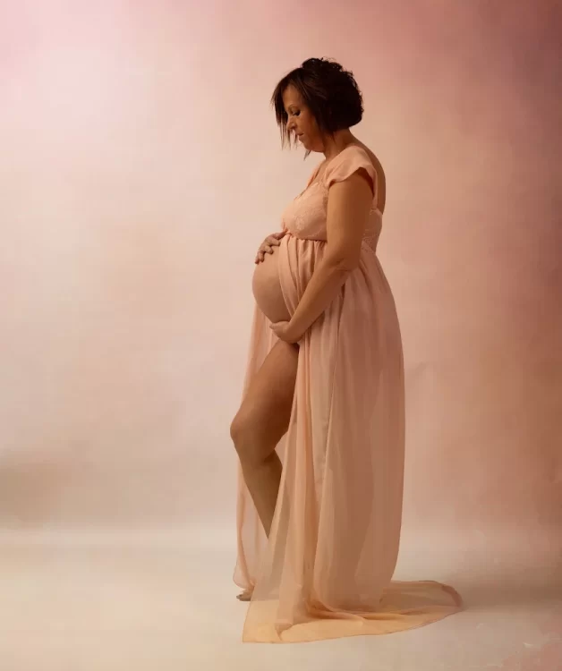 Fotografía de embarazo 2023 - Montse Soler - Estudio de fotografía en Barcelona