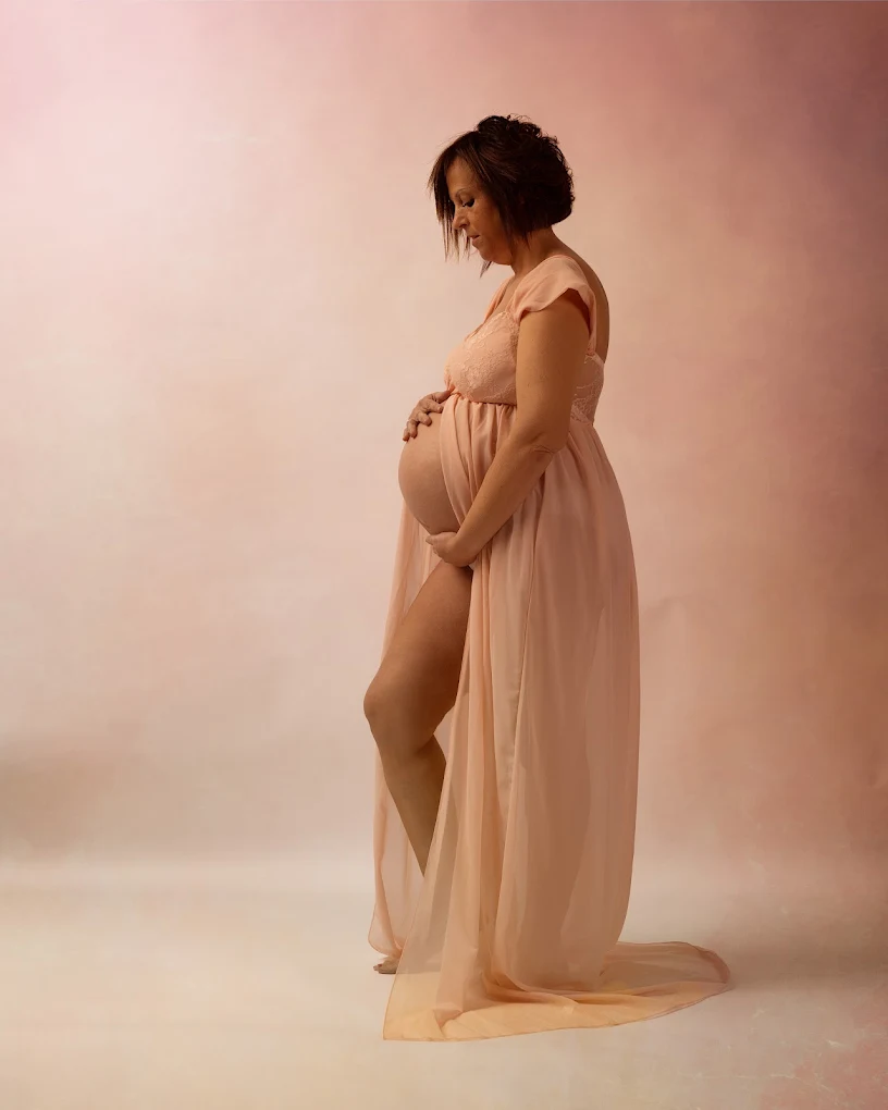 Fotografía de embarazo 2023 - Montse Soler - Estudio de fotografía en Barcelona