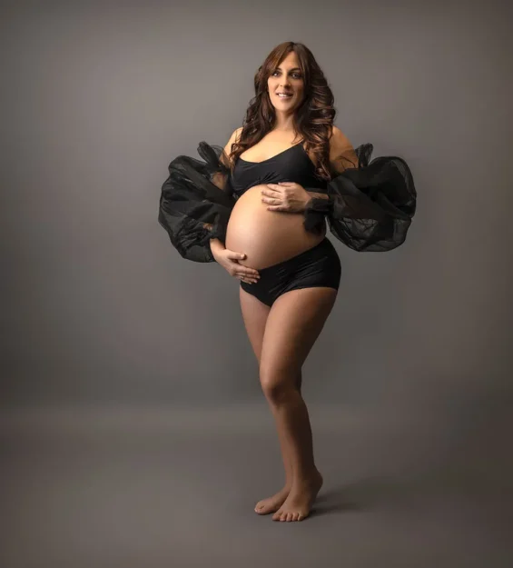 Fotografía – Sesión de fotos embarazada y fotografía premamá | Estudio Montse Soler Sesión de fotos embarazada en estudio