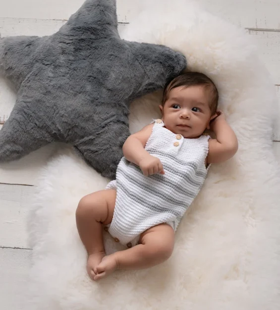Sesión newborn de recién nacido · fotografía en estudio con luz suave