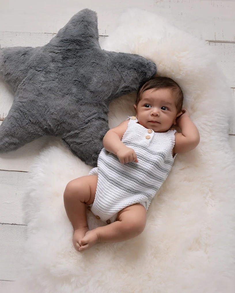 Sesión newborn de recién nacido · fotografía en estudio con luz suave