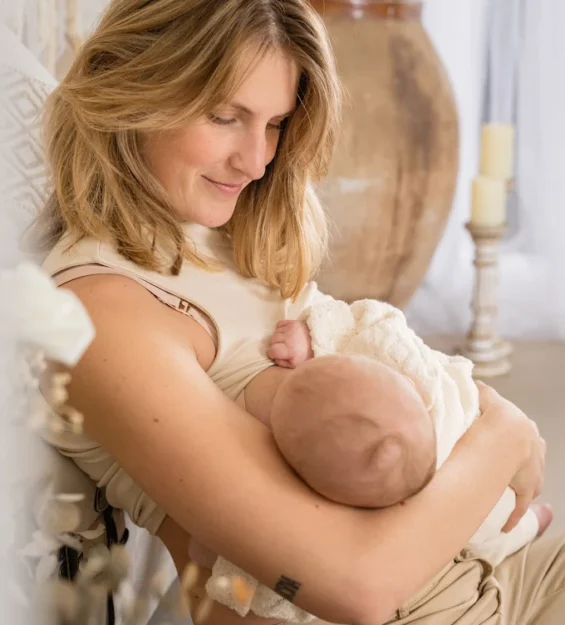 Sesión newborn de recién nacido · fotografía en estudio con luz suave