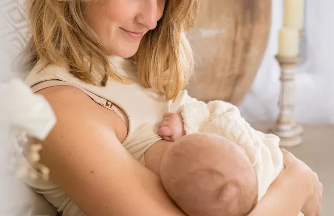 Sesión newborn de recién nacido · fotografía en estudio con luz suave