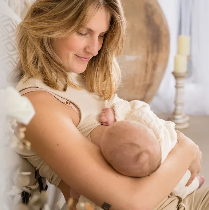 Sesión newborn de recién nacido · fotografía en estudio con luz suave
