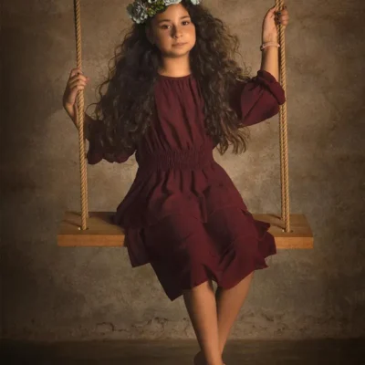 Sesión infantil en estudio · Montse Soler Sesión de fotografía infantil en estudio · niños jugando y posando de forma natural
