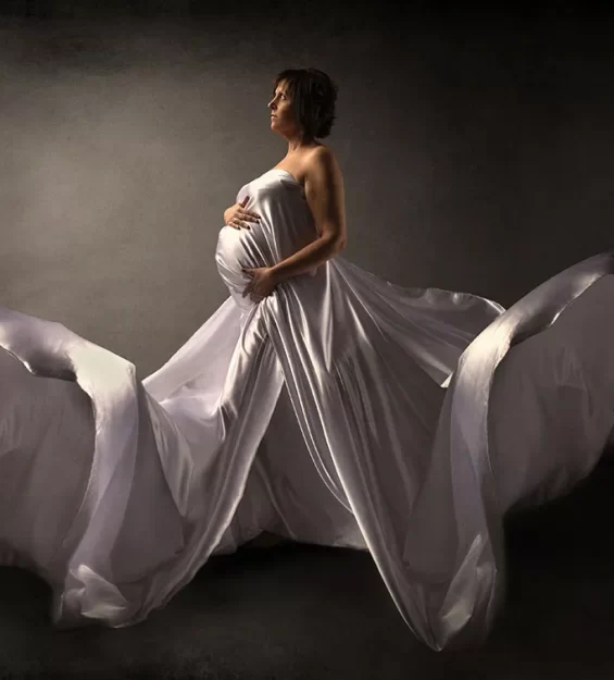 Fotografía – Sesión de fotos embarazada y fotografía premamá | Estudio Montse Soler Fotografía de embarazo · sesión premamá natural en estudio o exterior