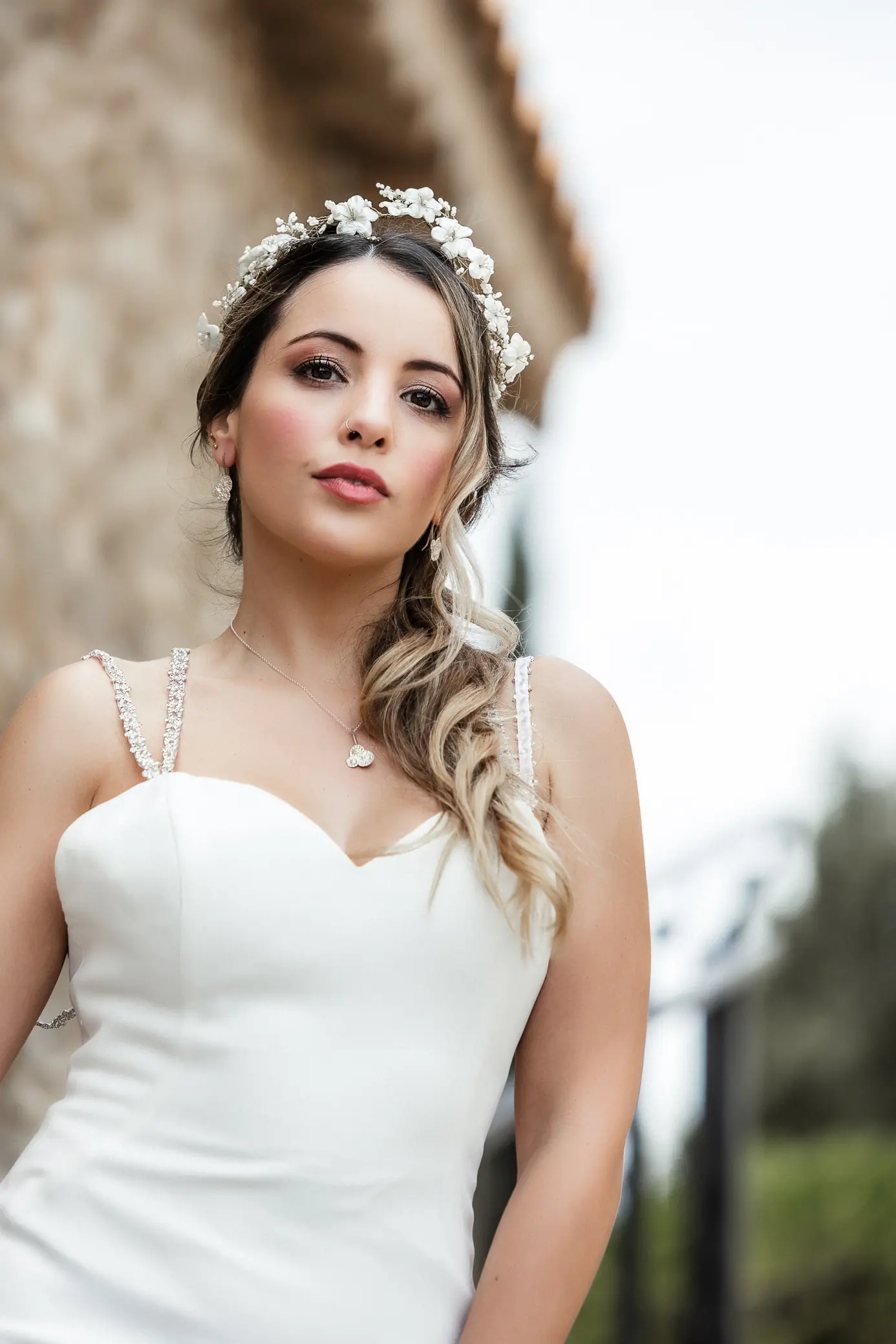 Retrato de novia durante el día de la boda