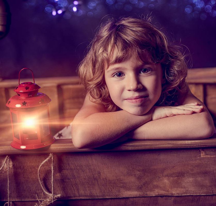Fotografía de Navidad en estudio · sesión infantil y familiar navideña