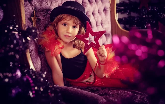 Fotografía de Navidad en estudio · sesión infantil y familiar navideña